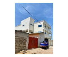Immeuble R+2 à Cocotomey